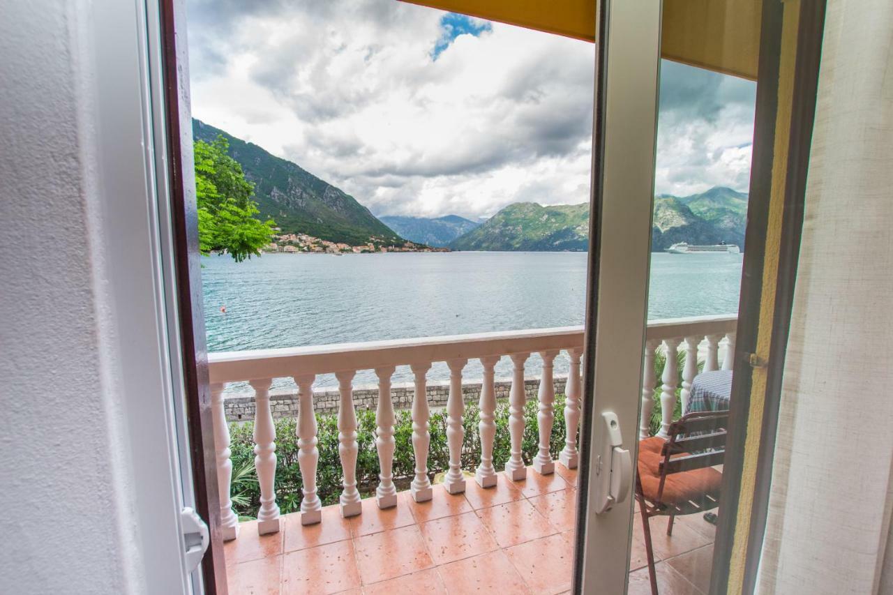 Apartments Beachfront Kotor Exterior foto